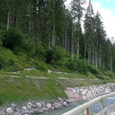 Calella Vacanze Dolomiti شقة *